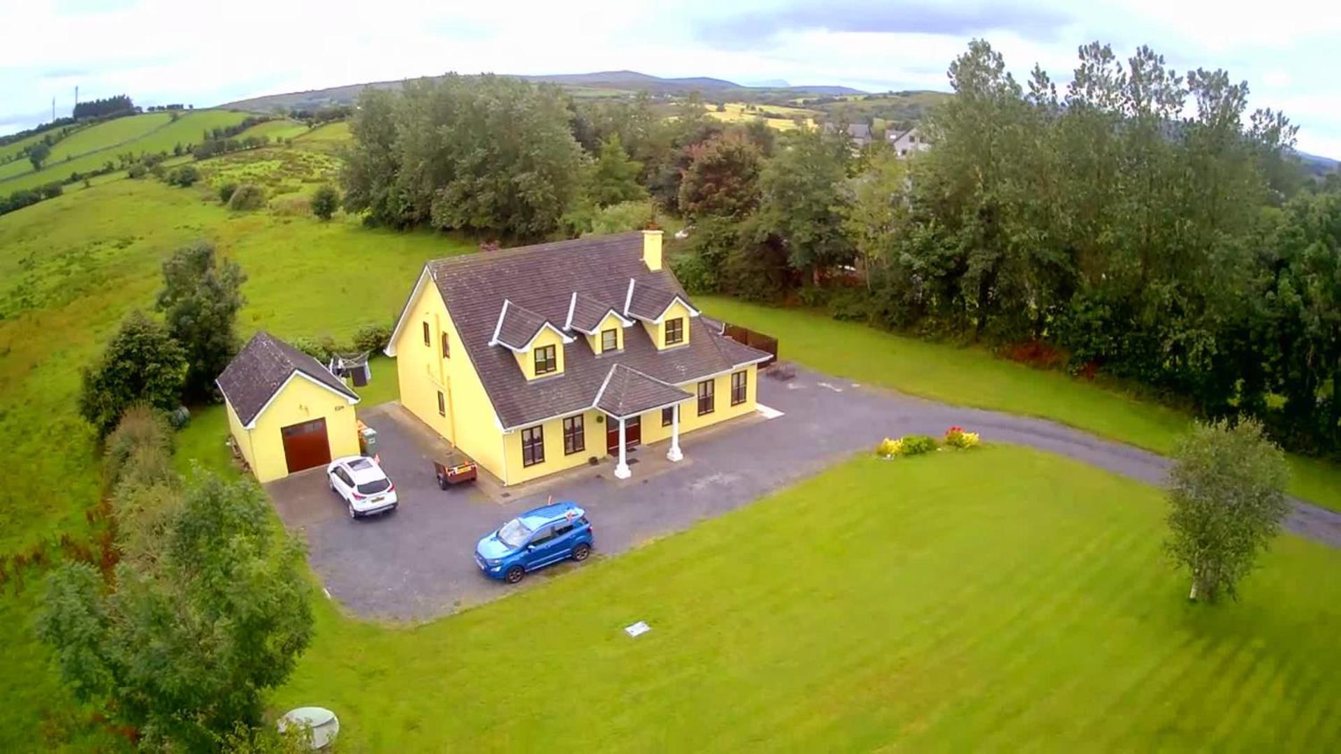 Yellow House ウェストポート エクステリア 写真